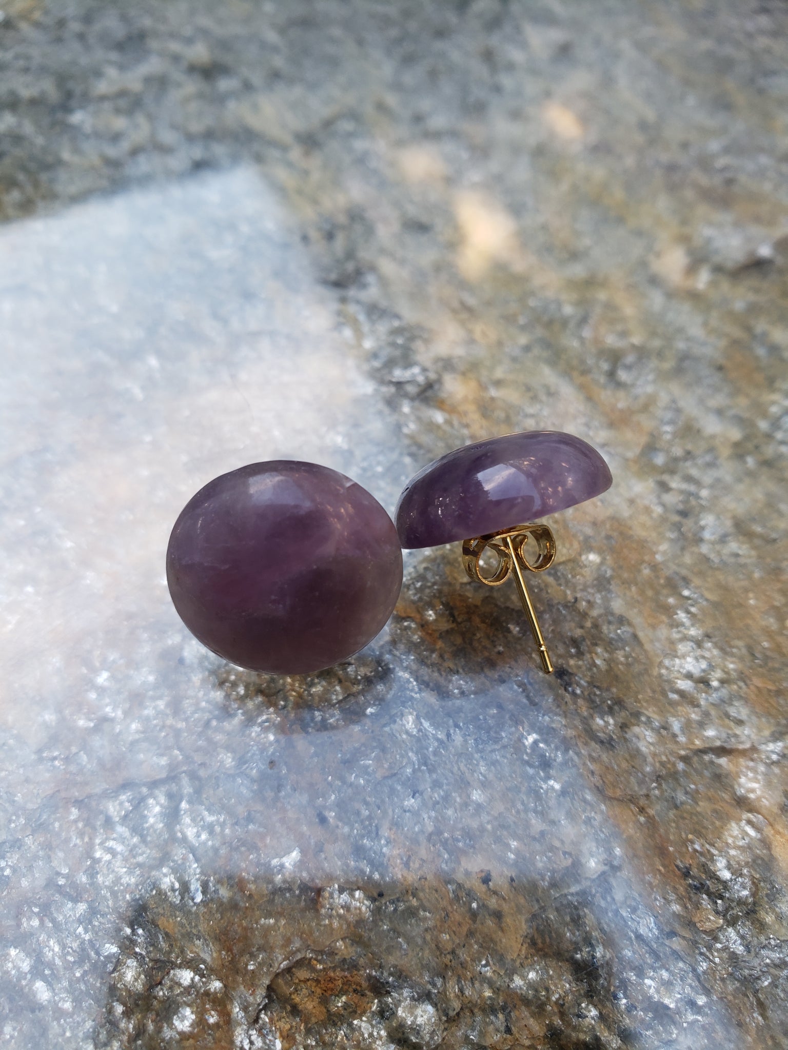 Dot Amethyst Stud