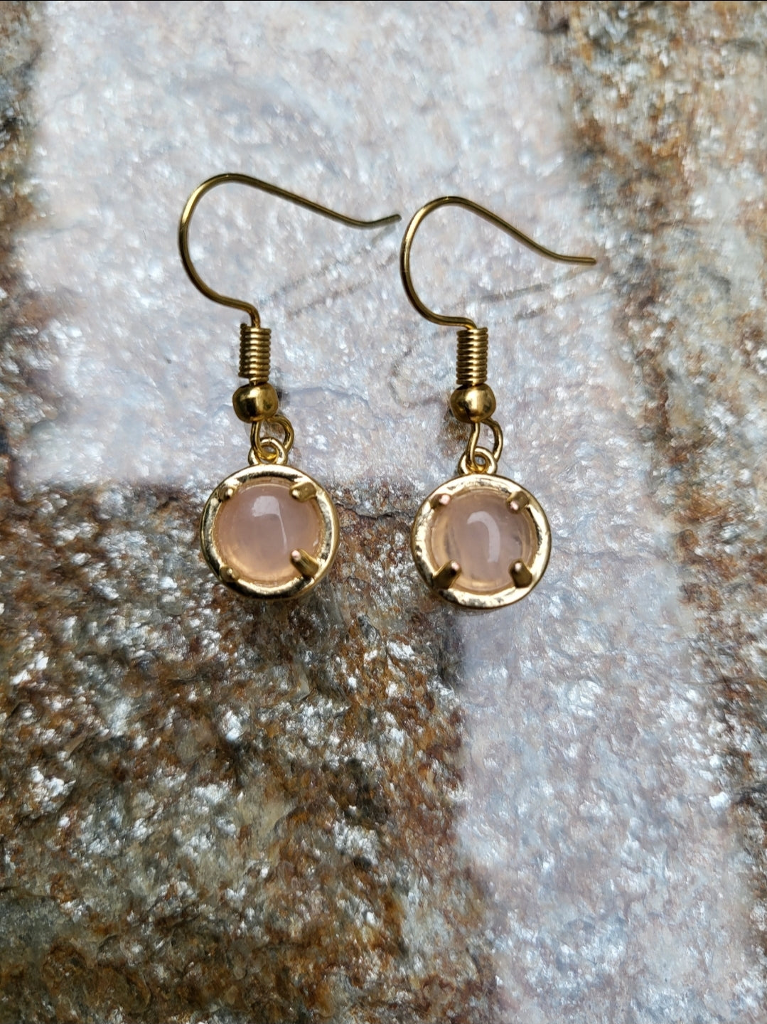 Small Dot Rose Quartz Earring