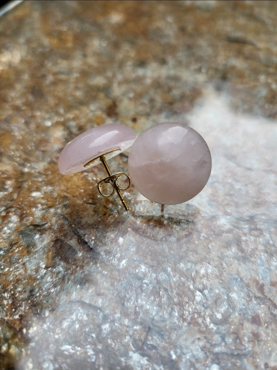 Dot Rose Quartz Stud