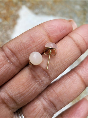 Small Dot Rose Quartz Stud